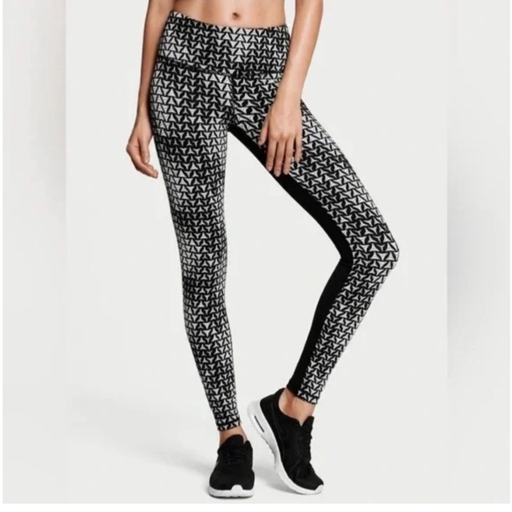 VSX‎ Sport Knockout Black Leggings in Trendy Triangle Size Small